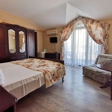 Magnolia Къща за гости 4*
